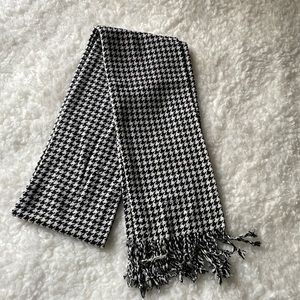 Disney Parks Houndstooth Scarf